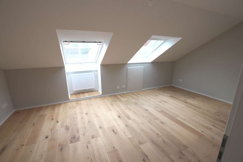 Wunderschöne, gemütlich Dachgeschosswohnung, im schönen Holzgerlingen
